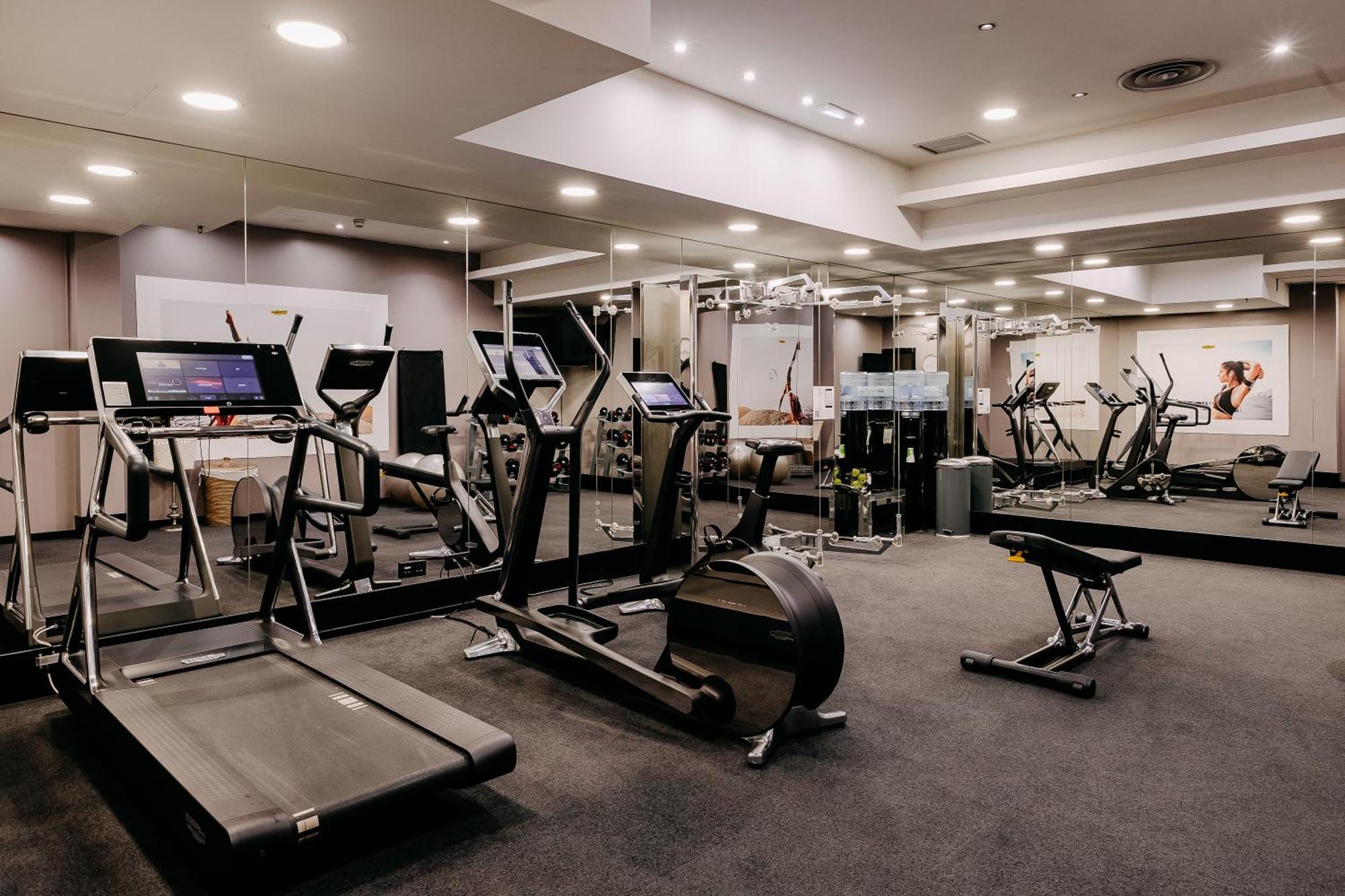 138 Liberdade Hotel Лиссабон Экстерьер фото The gym at the hotel